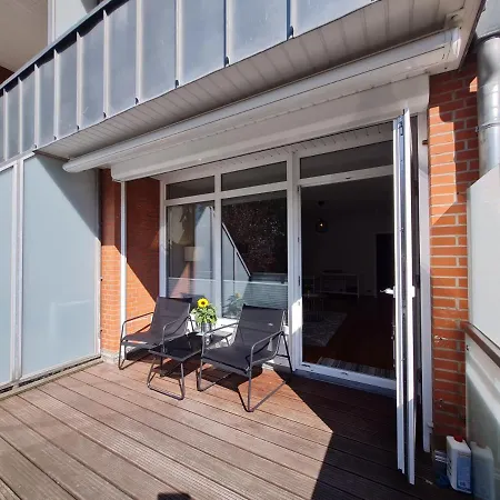 Fleethoern - Zentral, Ruhig, Mit Parkplatz Und Balkon