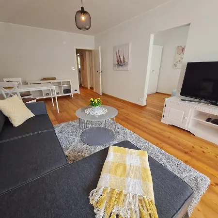 Fleethoern - Zentral, Ruhig, Mit Parkplatz Und Balkon Kilonia